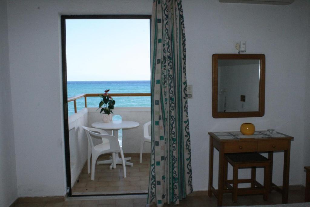 Blue Bay Apartments Hersonissos  Room photo